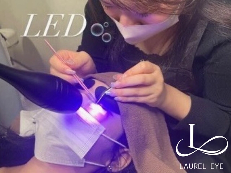 朝の時短はこれだけで完結。LEDエクステ×ナチュラルデザインで作り出す「すっぴん風・洗練アイ」