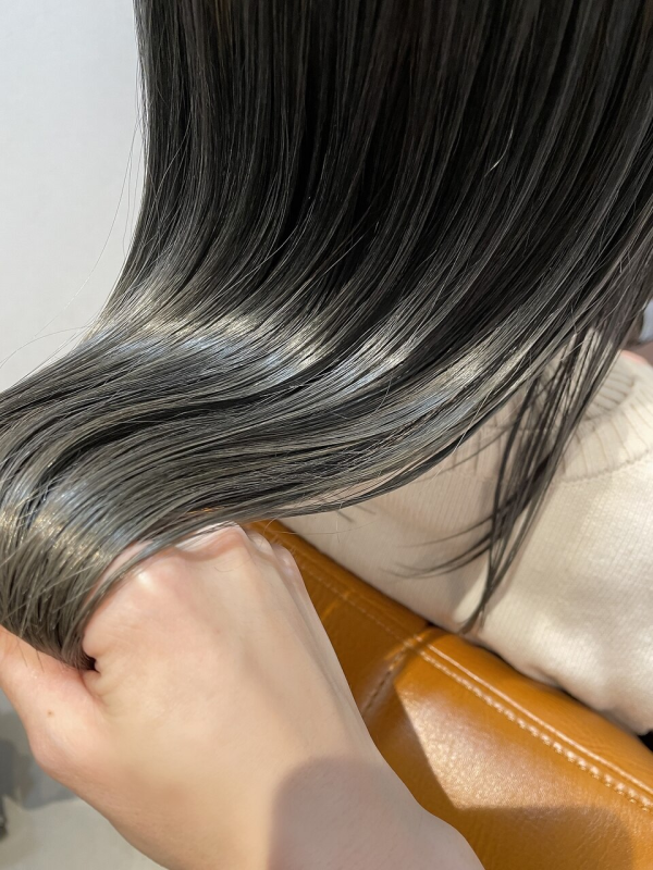 ハイトーンアッシュグレー